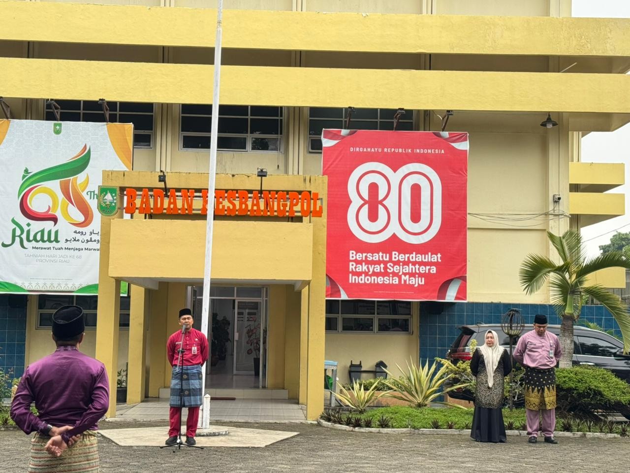 Badan Kesbangpol Riau Melaksanakan Apel Perdana Awal Tahun 2026, Tekankan Disiplin, Kehadiran, dan Kinerja!